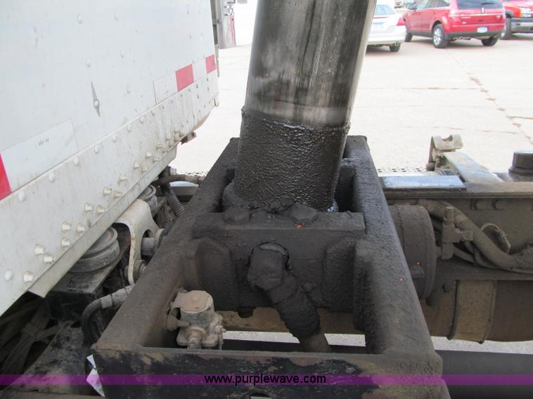 image for item F5590 2003 Freightliner FLD120 dump truck