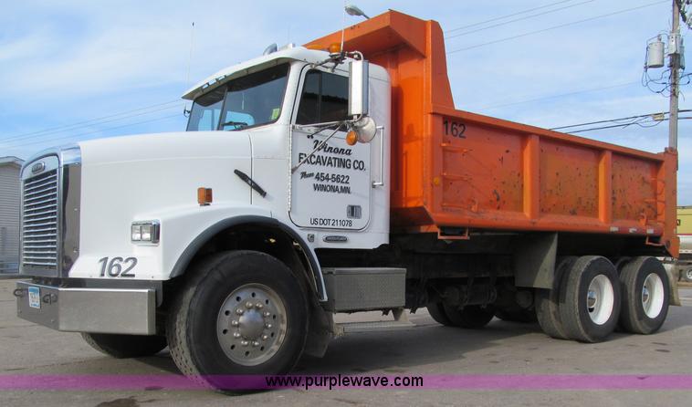 image for item F5591 2003 Freightliner FLD120 dump truck