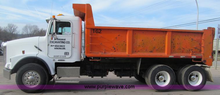 image for item F5591 2003 Freightliner FLD120 dump truck