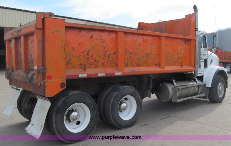 image for item F5591 2003 Freightliner FLD120 dump truck