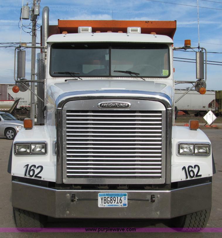 image for item F5591 2003 Freightliner FLD120 dump truck