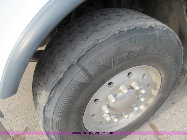 image for item F5591 2003 Freightliner FLD120 dump truck