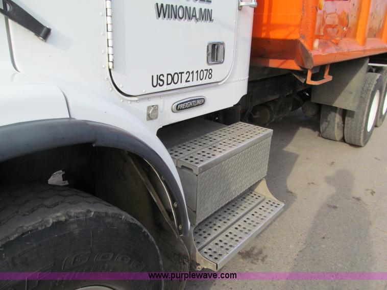 image for item F5591 2003 Freightliner FLD120 dump truck