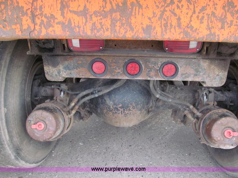 image for item F5591 2003 Freightliner FLD120 dump truck