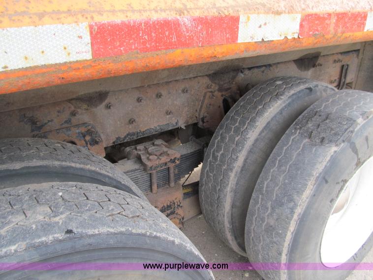 image for item F5591 2003 Freightliner FLD120 dump truck