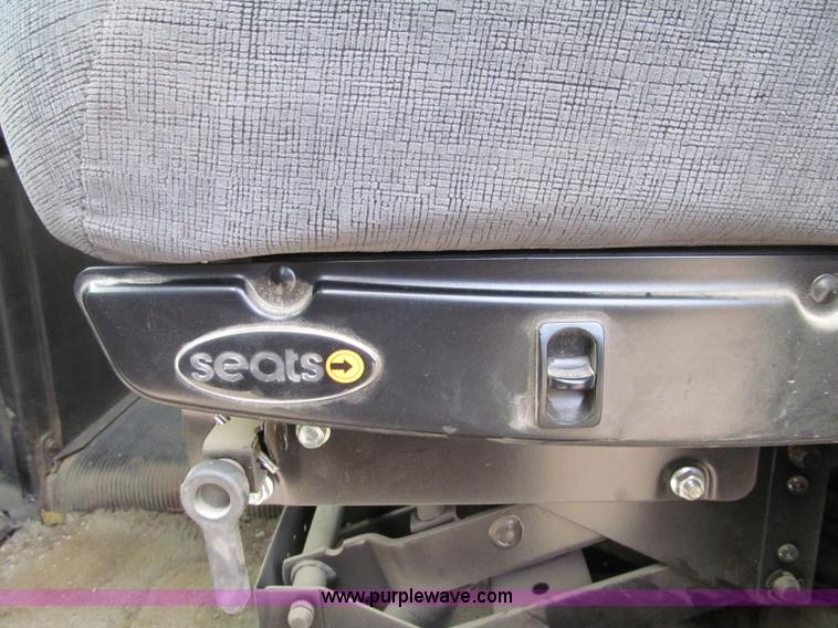 image for item F5591 2003 Freightliner FLD120 dump truck