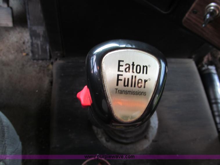 image for item F5591 2003 Freightliner FLD120 dump truck