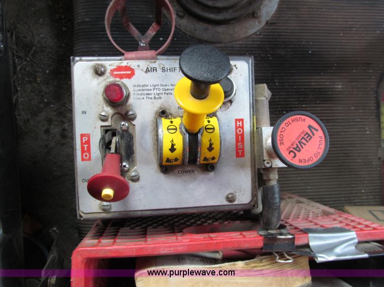 image for item F5591 2003 Freightliner FLD120 dump truck