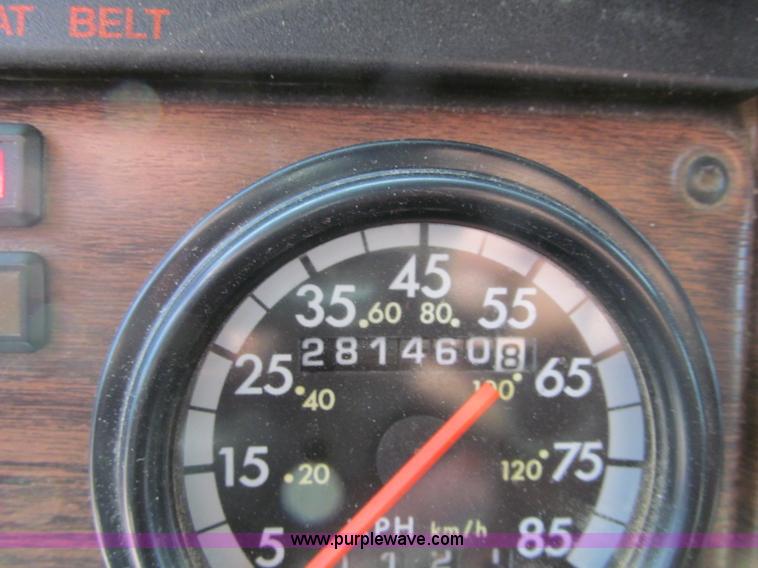 image for item F5591 2003 Freightliner FLD120 dump truck