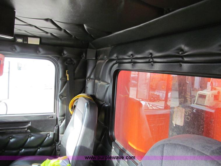 image for item F5591 2003 Freightliner FLD120 dump truck