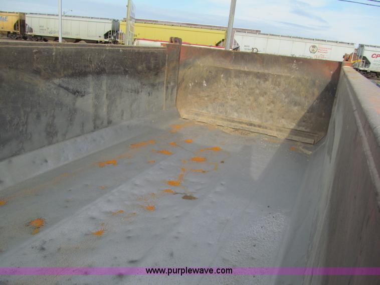 image for item F5591 2003 Freightliner FLD120 dump truck