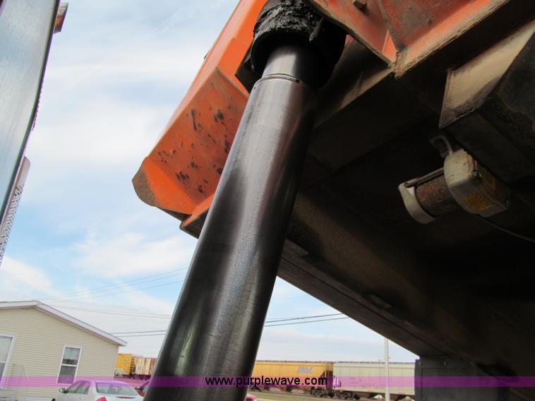 image for item F5591 2003 Freightliner FLD120 dump truck