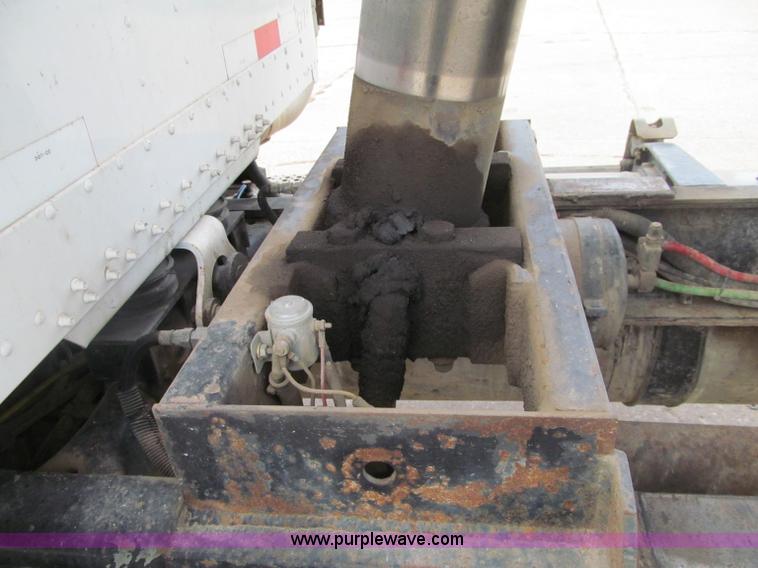 image for item F5591 2003 Freightliner FLD120 dump truck