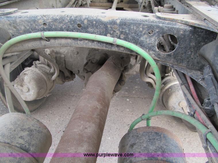 image for item F5591 2003 Freightliner FLD120 dump truck