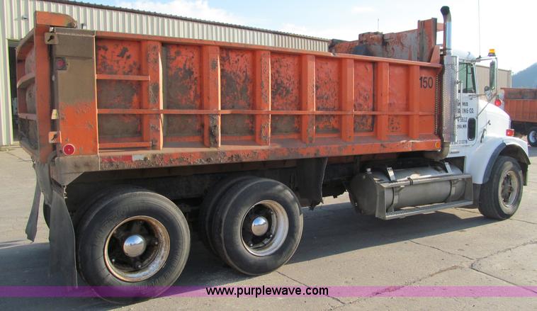 image for item F5592 1997 Freightliner FLD112SD dump truck