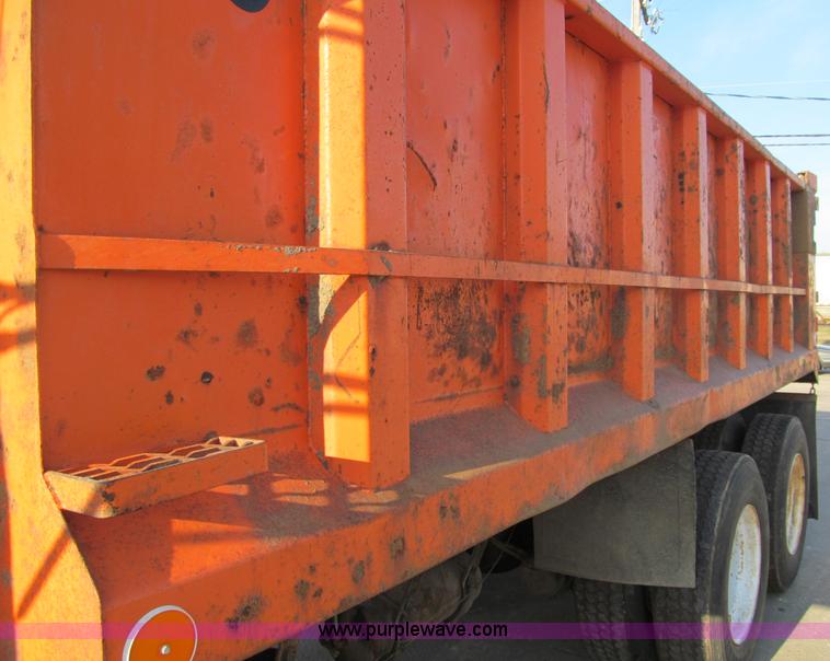 image for item F5592 1997 Freightliner FLD112SD dump truck