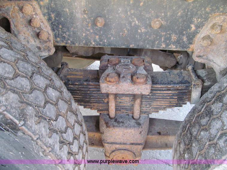 image for item F5592 1997 Freightliner FLD112SD dump truck