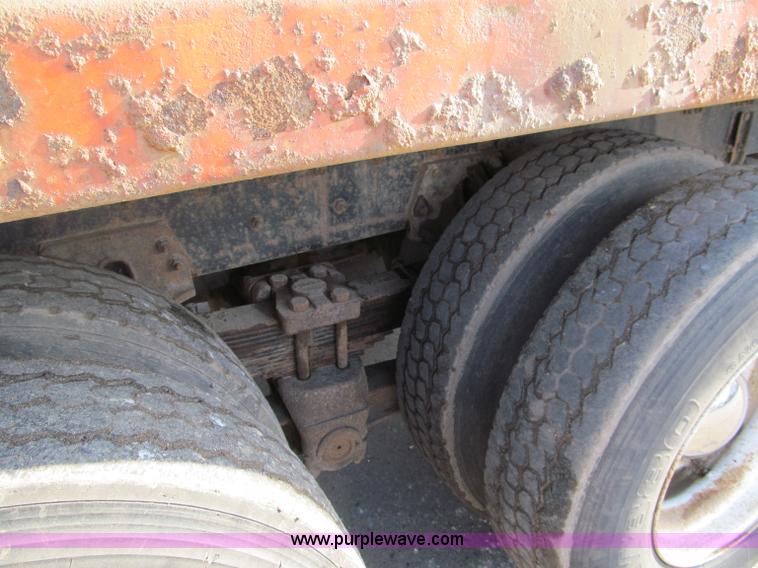 image for item F5592 1997 Freightliner FLD112SD dump truck