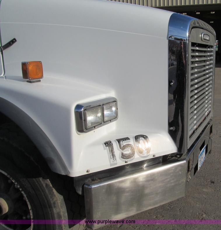 image for item F5592 1997 Freightliner FLD112SD dump truck