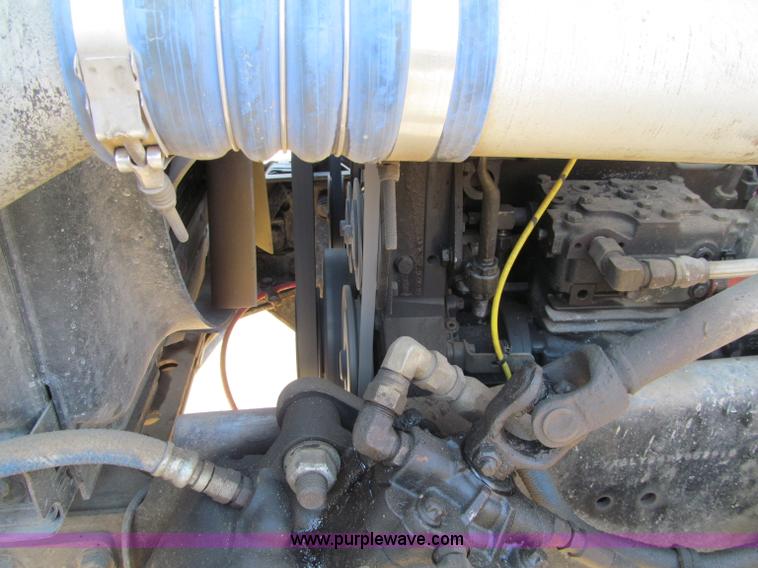 image for item F5592 1997 Freightliner FLD112SD dump truck