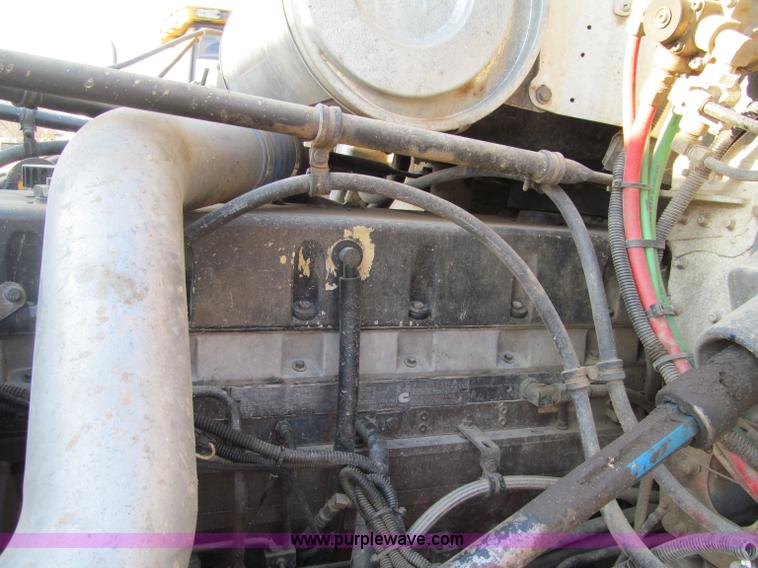 image for item F5592 1997 Freightliner FLD112SD dump truck