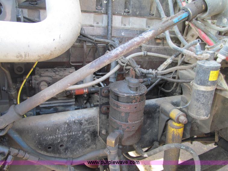 image for item F5592 1997 Freightliner FLD112SD dump truck