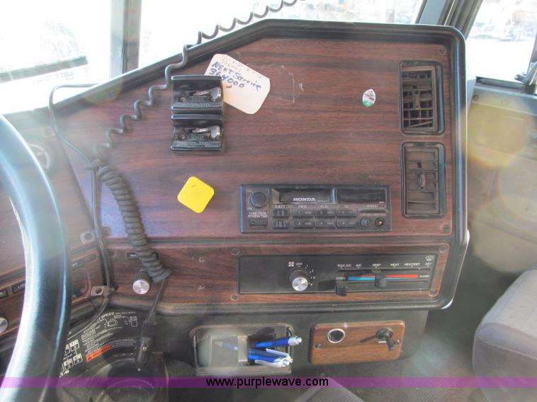 image for item F5592 1997 Freightliner FLD112SD dump truck