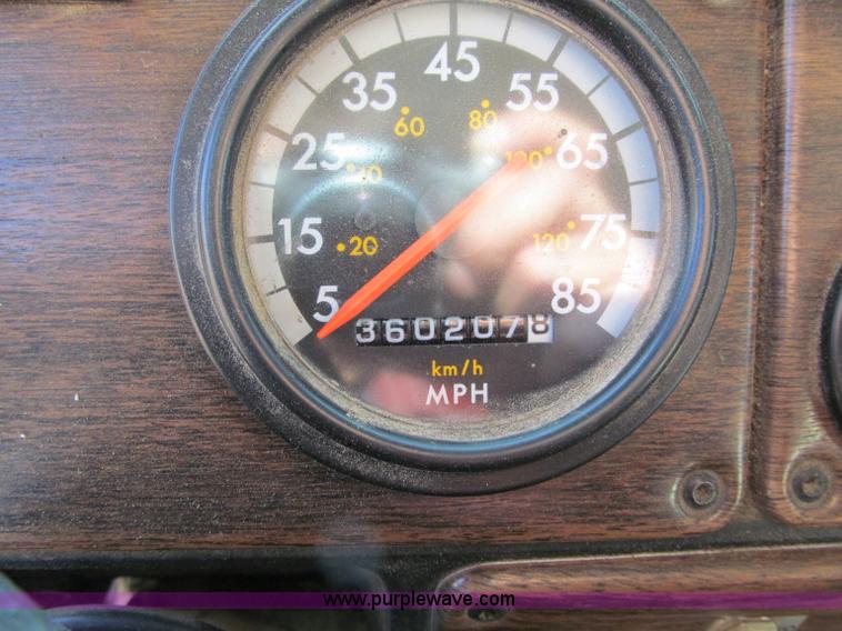 image for item F5592 1997 Freightliner FLD112SD dump truck