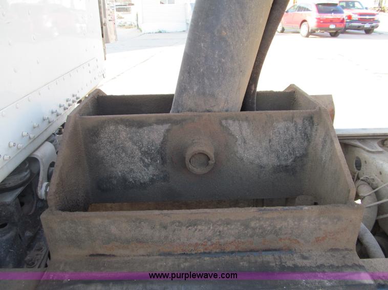 image for item F5592 1997 Freightliner FLD112SD dump truck