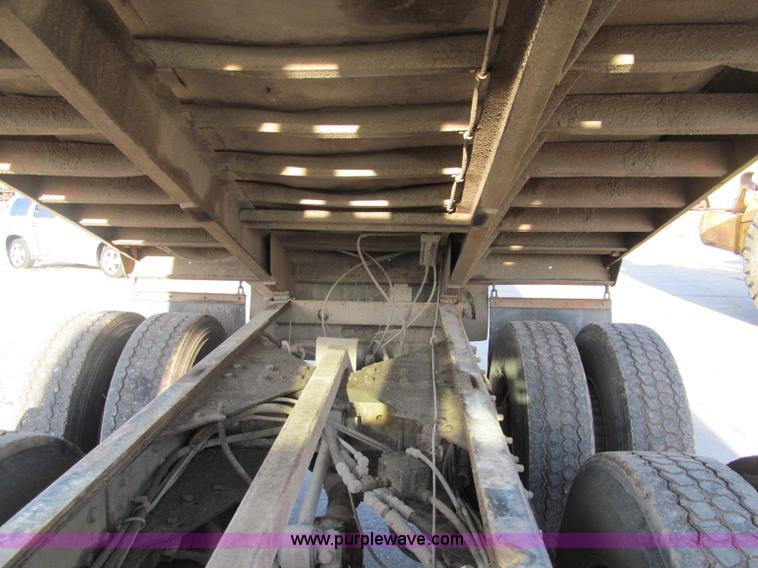 image for item F5592 1997 Freightliner FLD112SD dump truck