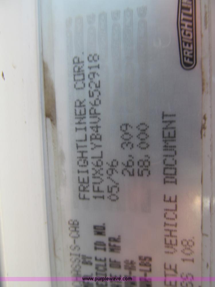 image for item F5592 1997 Freightliner FLD112SD dump truck