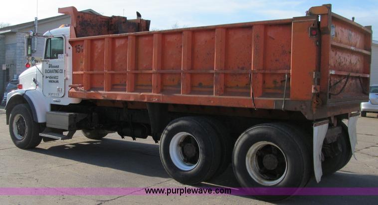 image for item F5593 1997 Freightliner FLD112SD dump truck