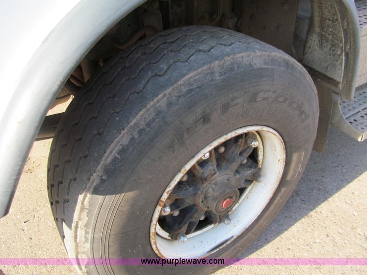 image for item F5593 1997 Freightliner FLD112SD dump truck