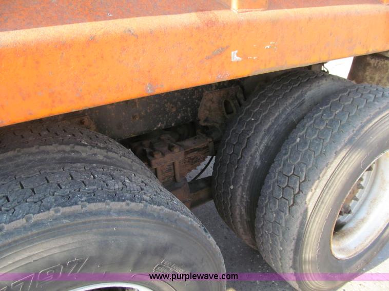 image for item F5593 1997 Freightliner FLD112SD dump truck