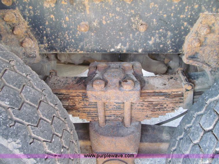 image for item F5593 1997 Freightliner FLD112SD dump truck