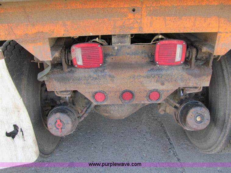 image for item F5593 1997 Freightliner FLD112SD dump truck