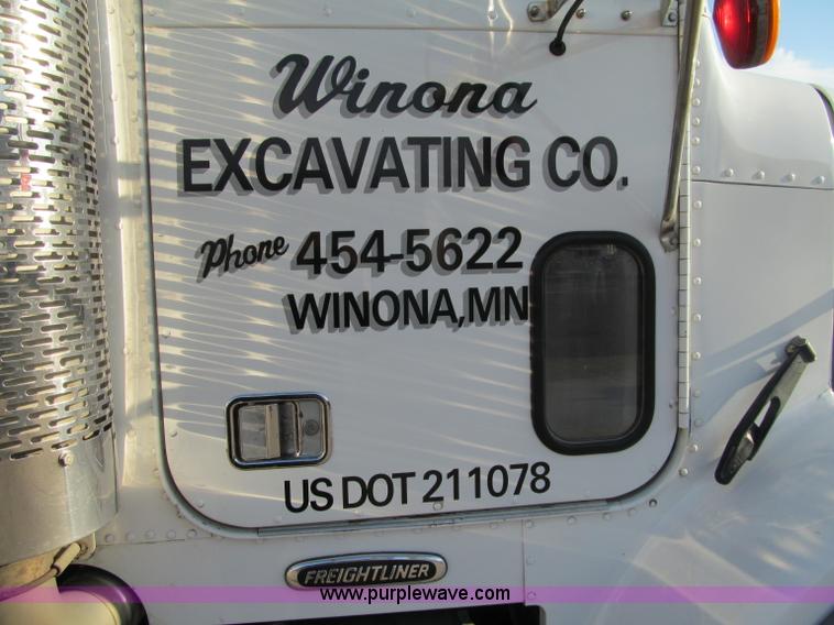 image for item F5593 1997 Freightliner FLD112SD dump truck