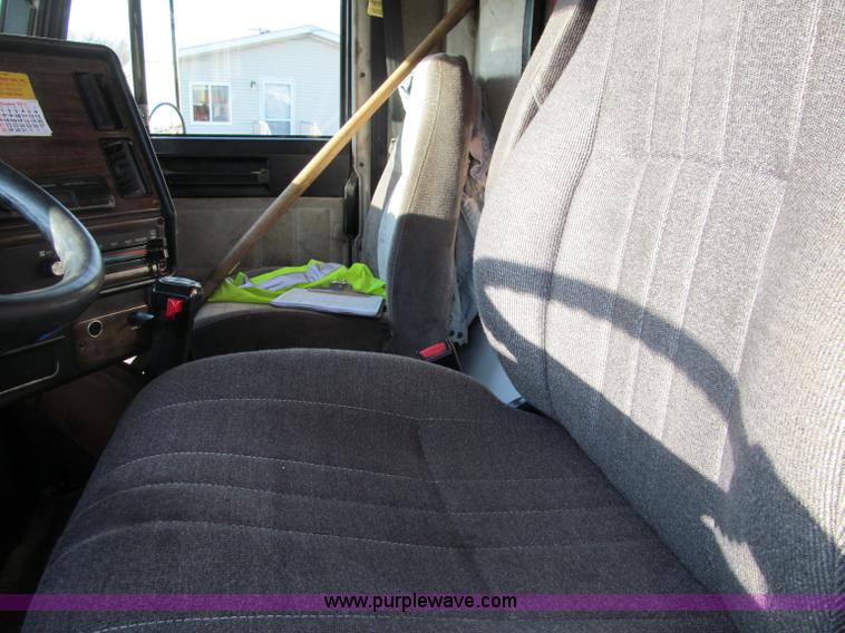 image for item F5593 1997 Freightliner FLD112SD dump truck