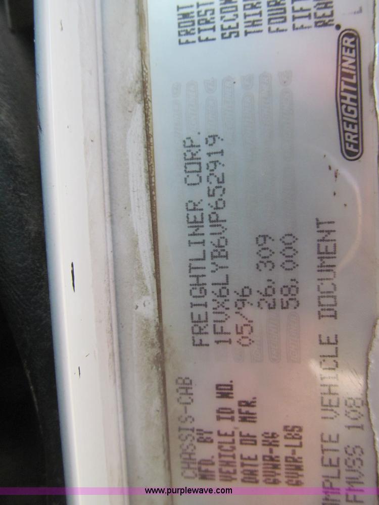 image for item F5593 1997 Freightliner FLD112SD dump truck