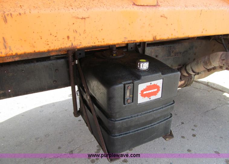 image for item F5594 1994 Ford L9000 dump truck