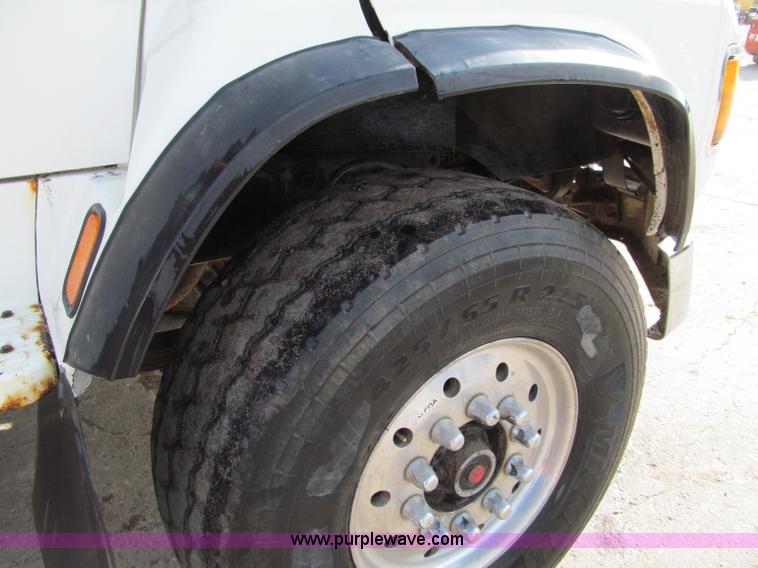 image for item F5594 1994 Ford L9000 dump truck
