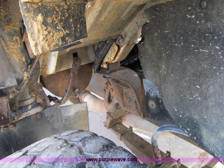 image for item F5594 1994 Ford L9000 dump truck