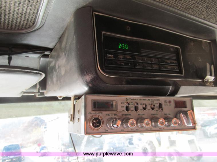 image for item F5594 1994 Ford L9000 dump truck