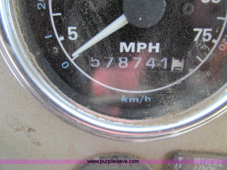 image for item F5594 1994 Ford L9000 dump truck