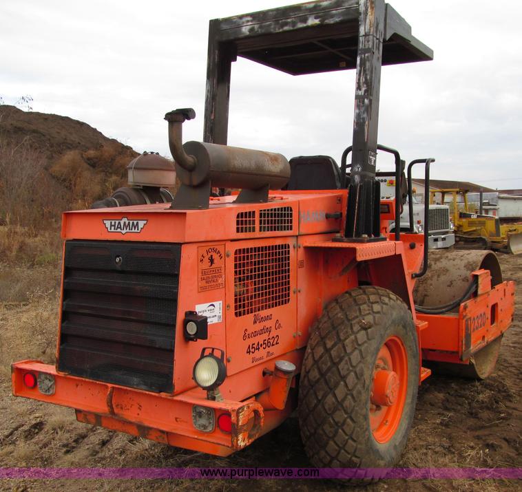 image for item F5619 1998 Hamm 2320D vibratory smooth drum roller