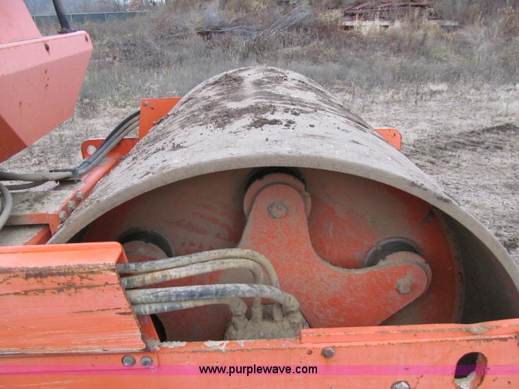 image for item F5619 1998 Hamm 2320D vibratory smooth drum roller