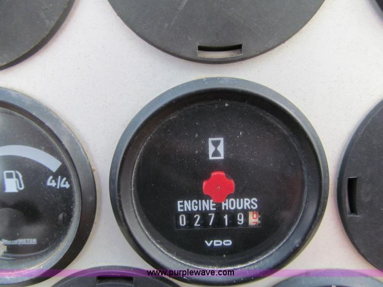 image for item F5619 1998 Hamm 2320D vibratory smooth drum roller