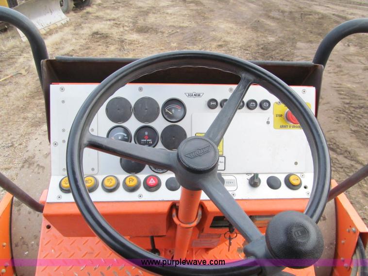 image for item F5619 1998 Hamm 2320D vibratory smooth drum roller