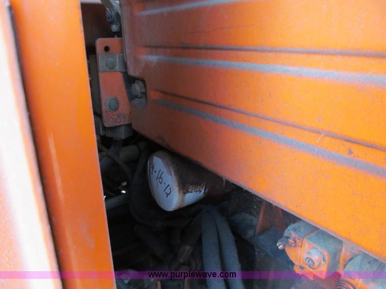 image for item F5619 1998 Hamm 2320D vibratory smooth drum roller