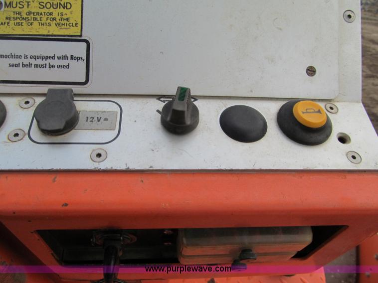 image for item F5619 1998 Hamm 2320D vibratory smooth drum roller